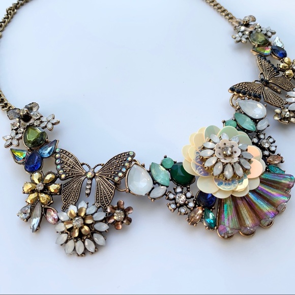 Flower Butterfly Necklace - Picture 10 of 10